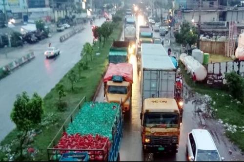  লকডাউনেও ঢাকা-চট্টগ্রাম মহাসড়কে ১০ কিমি যানজট